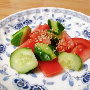 きゅうりとトマトの黒酢サラダ☆